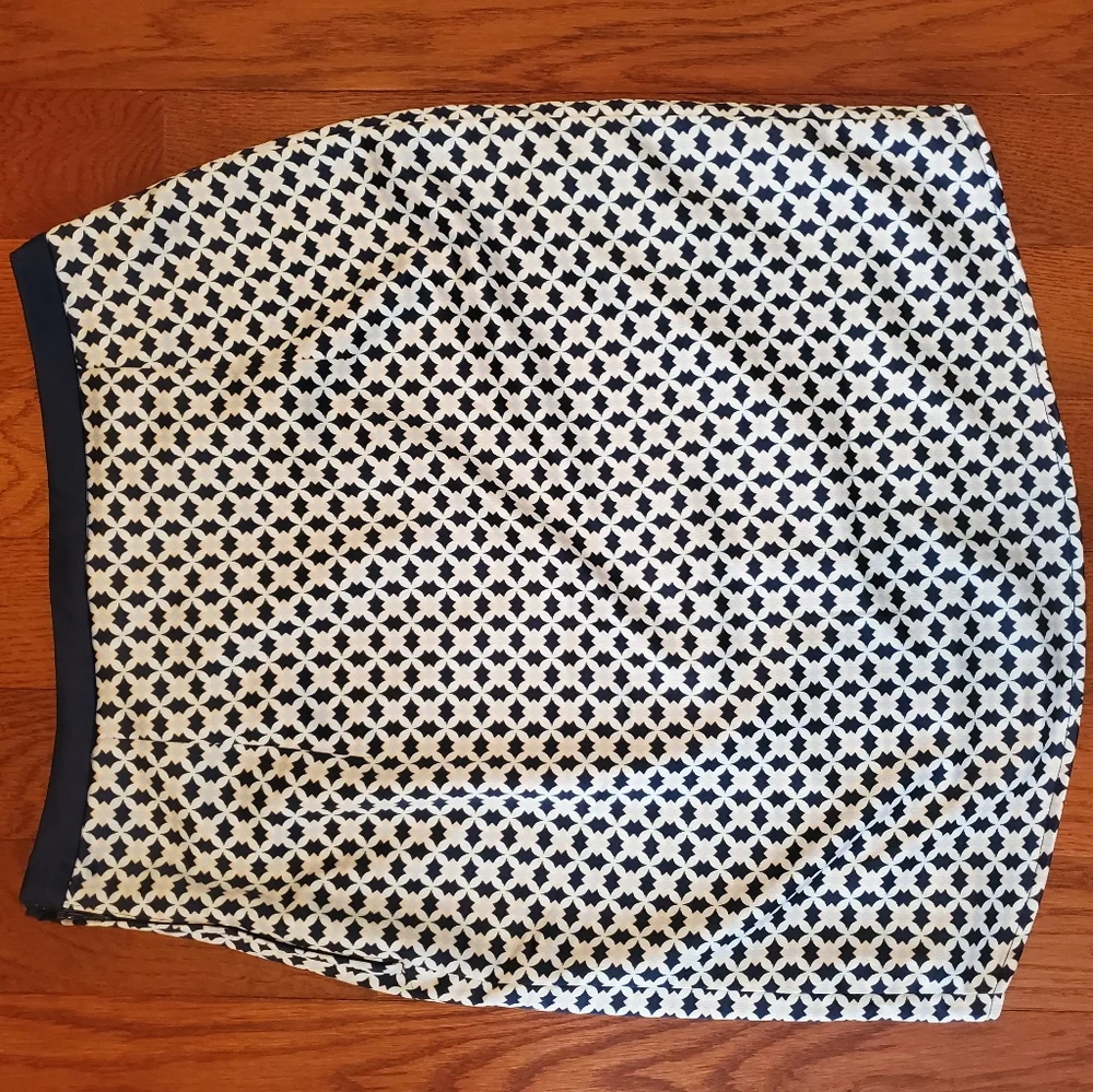 H&M patterned skirt - Picture 3 of 3